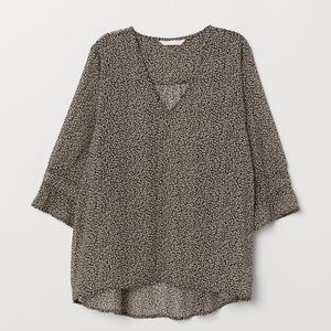 H&M V-Neck floral blouse